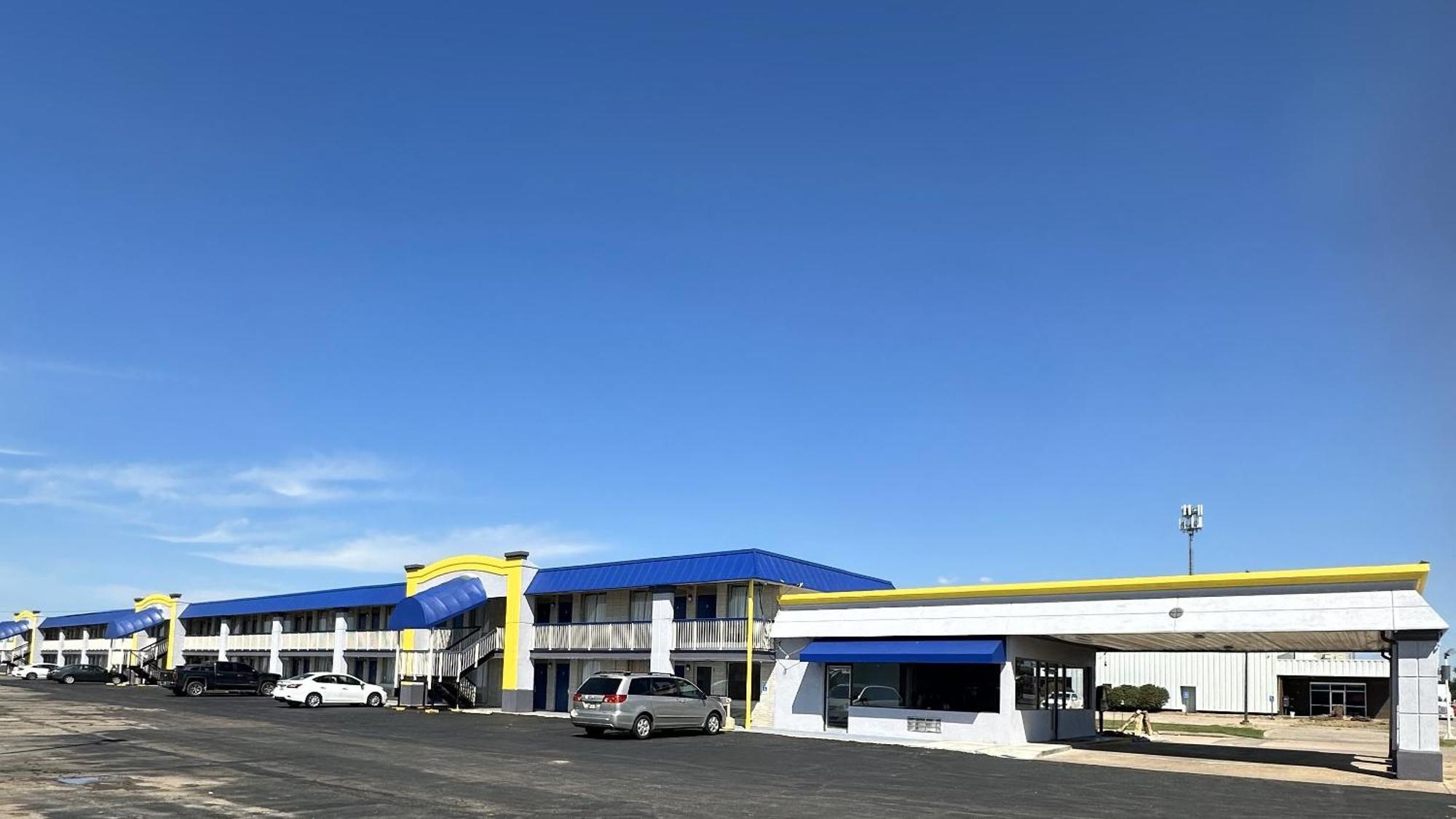Days Inn By Wyndham Salina South Exterior foto