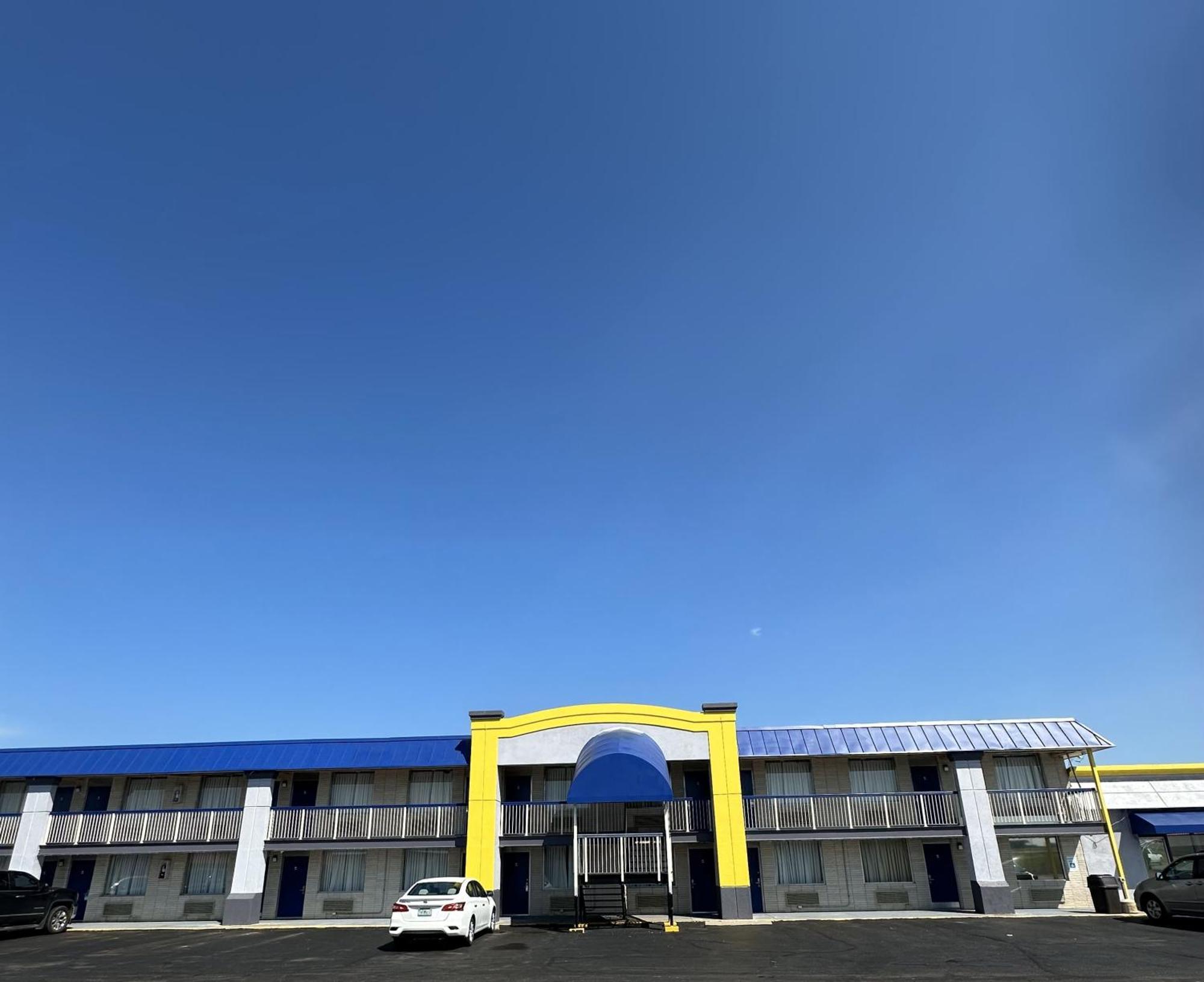 Days Inn By Wyndham Salina South Exterior foto